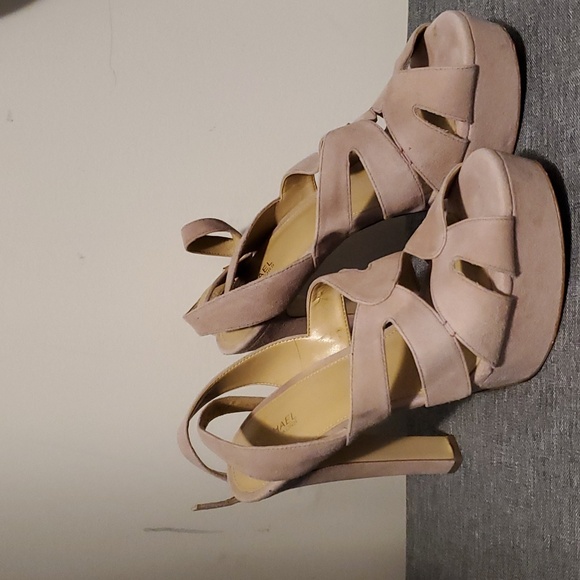 MK HEELS 👠 - Picture 1 of 7